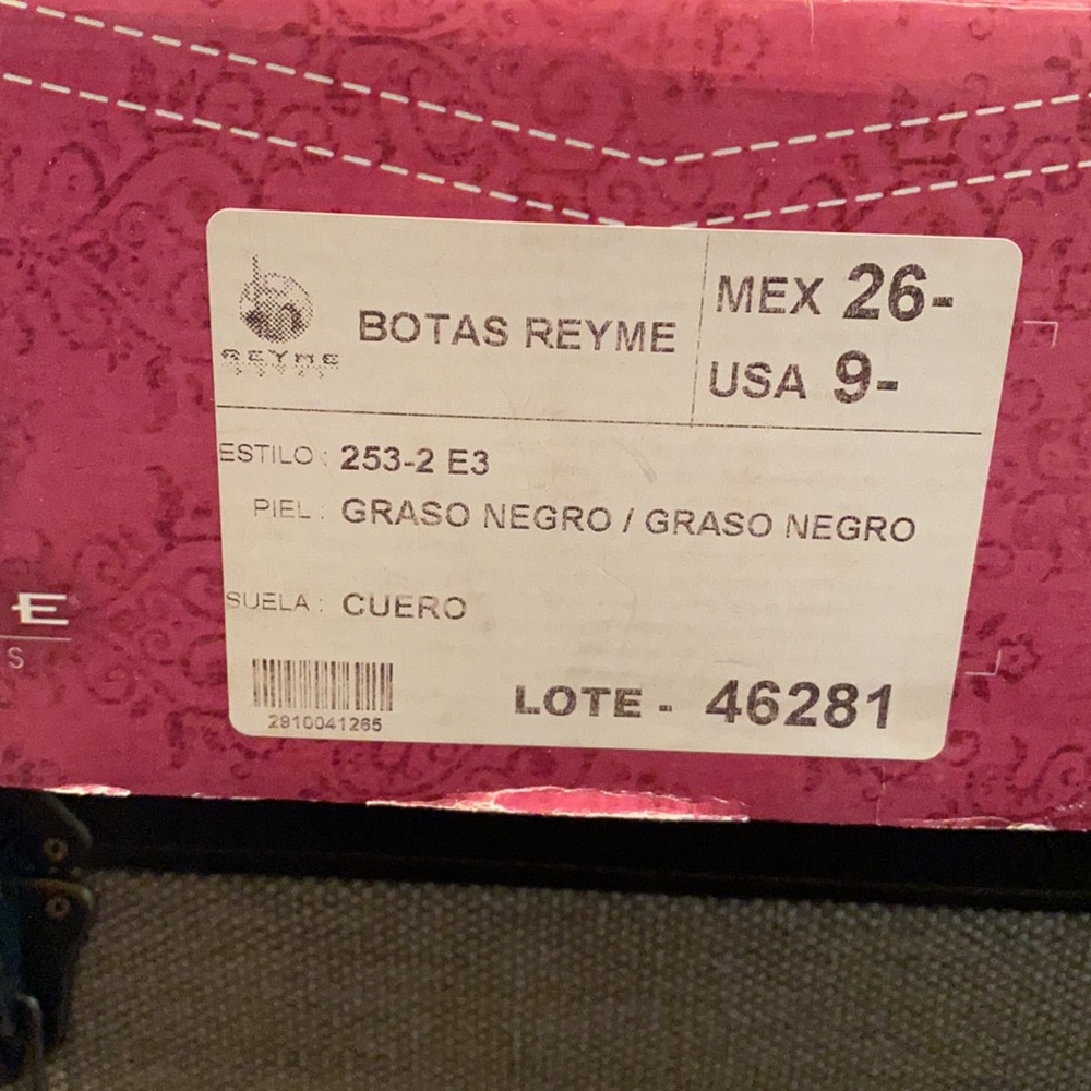 Reyme Boot - Authentic Leather - gently worn - still smells of leather! Size 9 - Picture 15 of 15